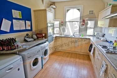 3 bed flat, 4 South Road, Lenton, Nottingham, NG71EB - Image 4